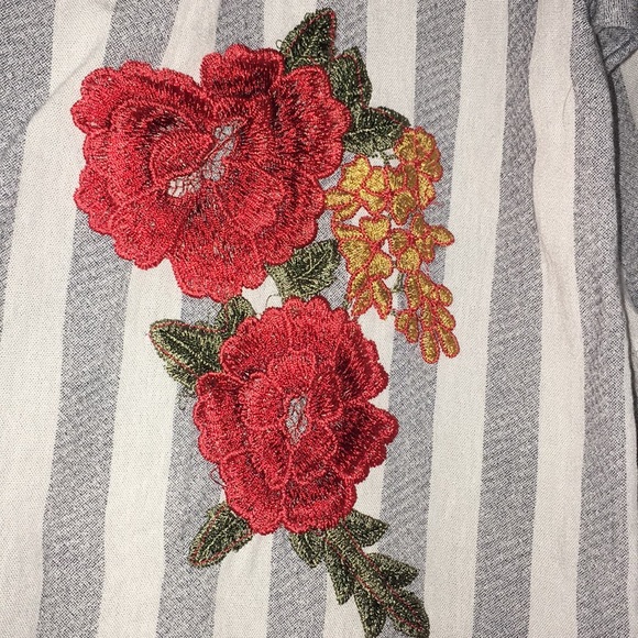 Flower embroidered tunic - Picture 2 of 7